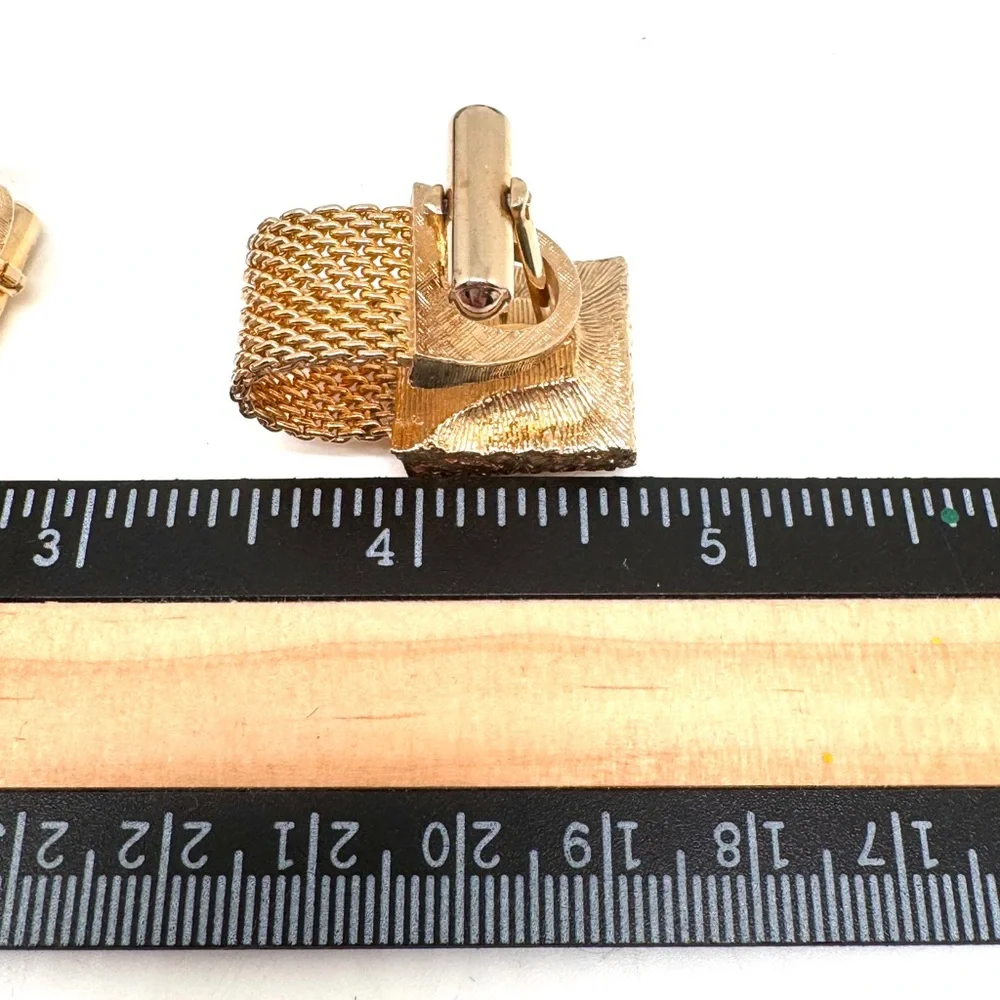 Vintage Watermelon Rivoli Wraparound Cufflinks Textured Square Goldtone Mesh